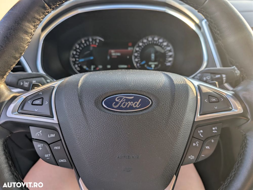 Ford Edge 2.0 TDCi Powershift Titanium - 14