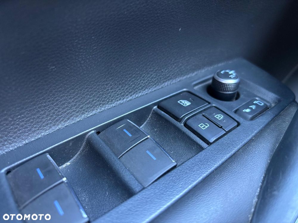 Toyota Corolla - 22