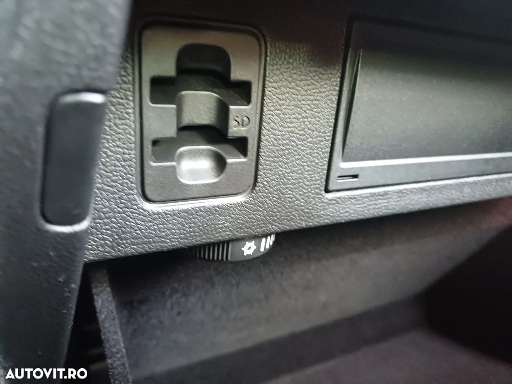 Volkswagen Passat 2.0 TDI DSG Highline - 34