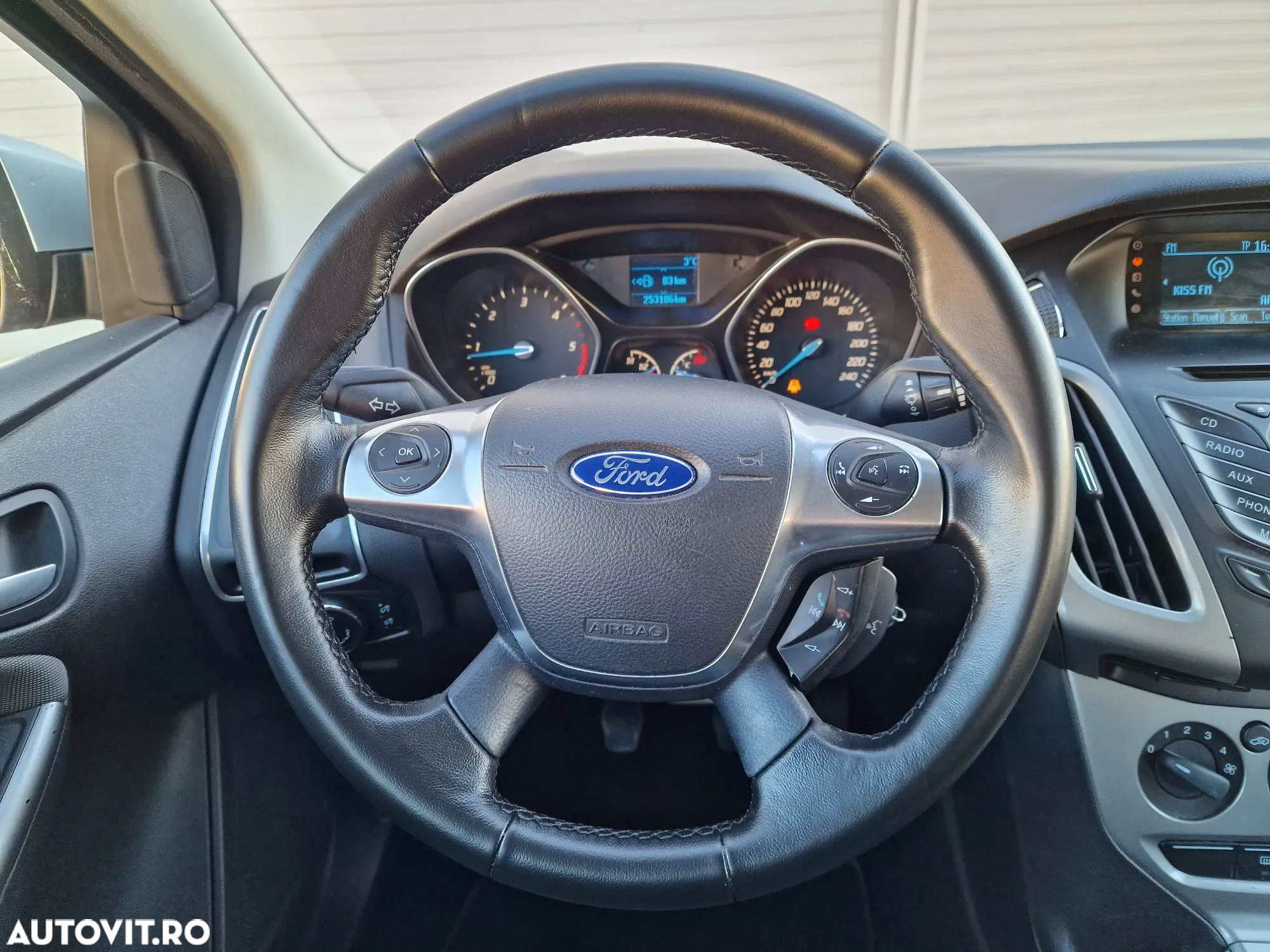 Ford Focus 1.6 TDCi DPF Champions Edition - 6