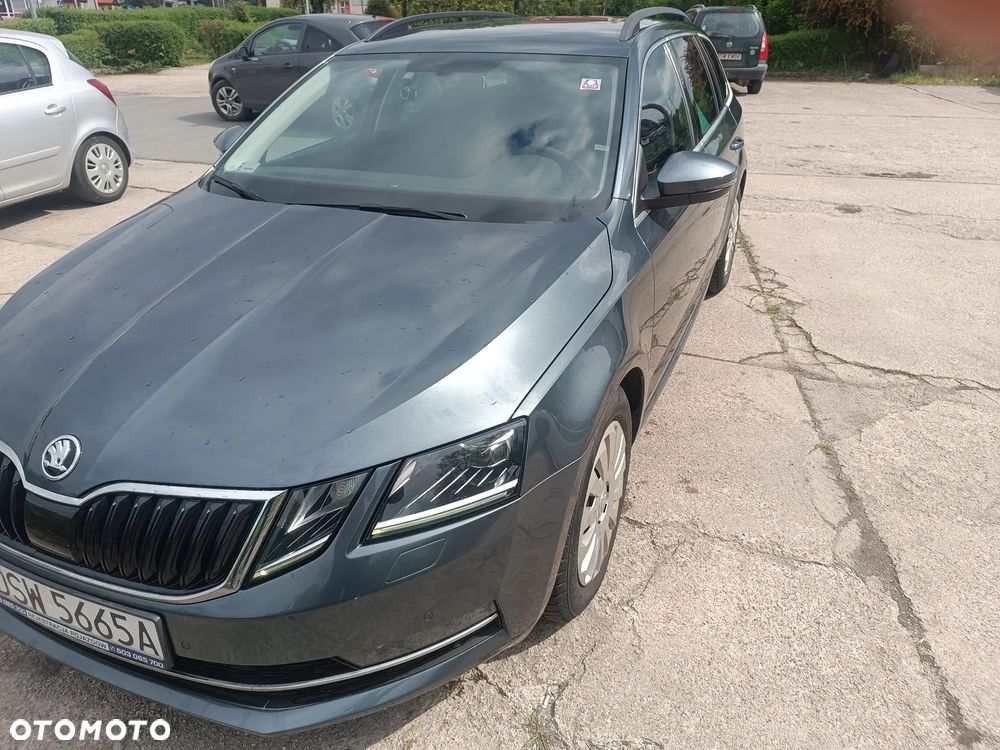 Skoda Octavia 2.0 TDI DSG Ambition - 1