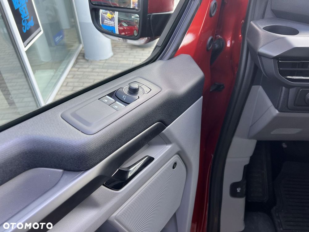 Ford Tourneo Custom - 10
