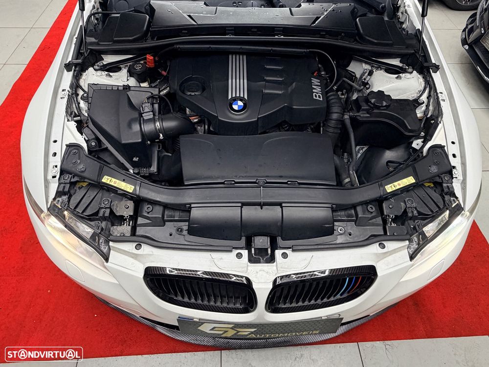 BMW 320 d Coupe - 32