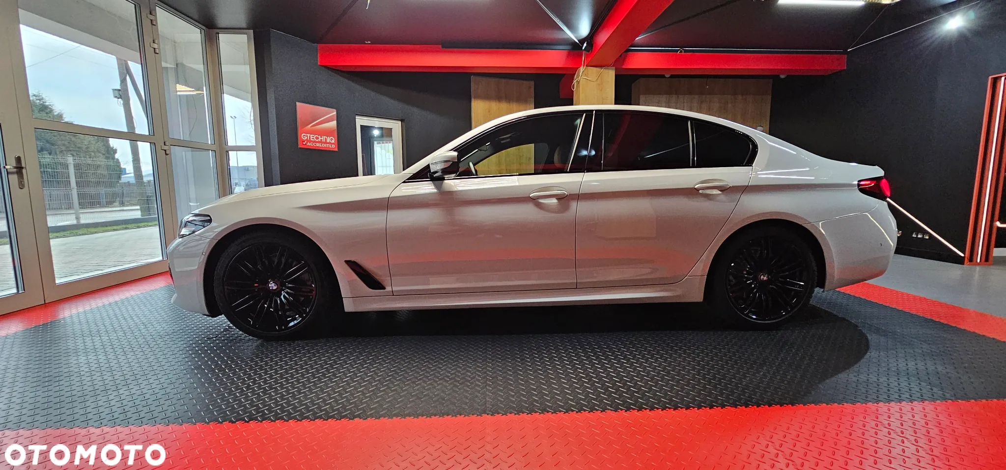 BMW Seria 5 - 34