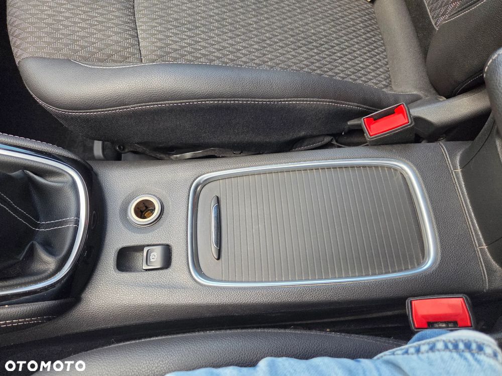 Opel Astra 1.4 Turbo Innovation - 28
