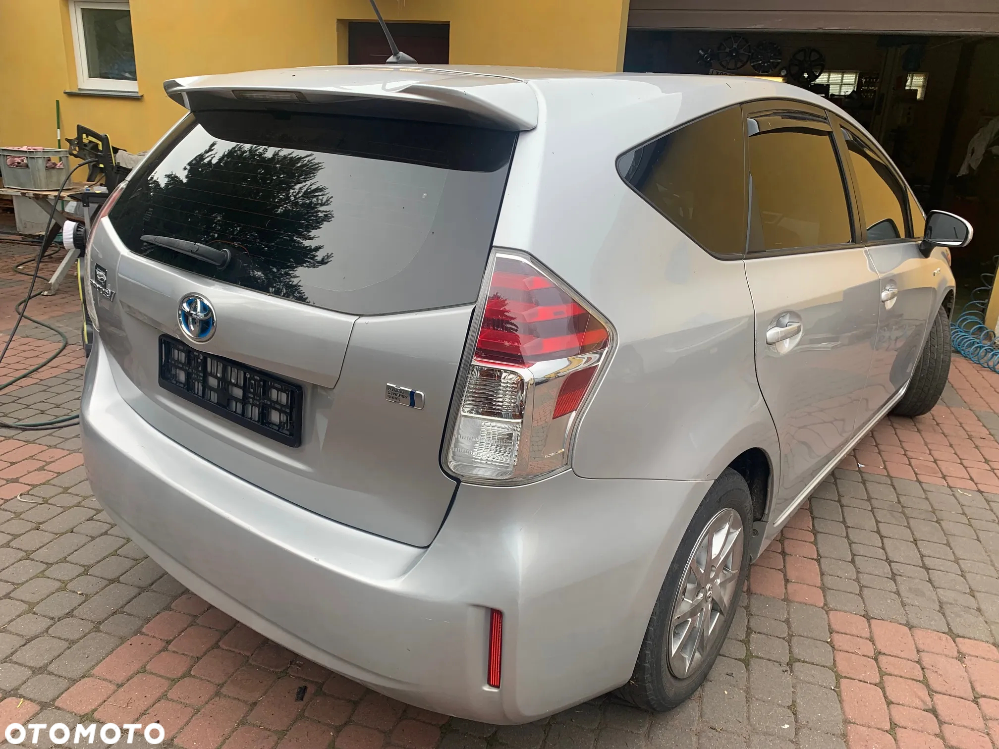 Toyota Prius+ (Hybrid) Life - 4