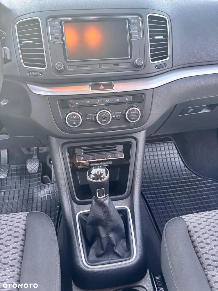 Volkswagen Sharan 2.0 TDI Comfortline - 14