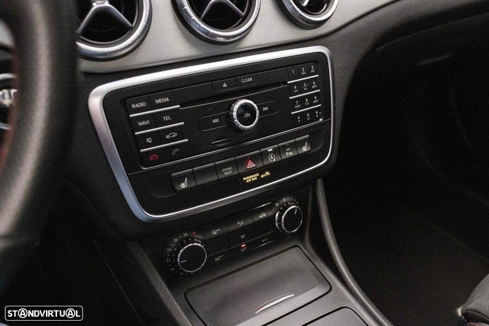 Mercedes-Benz CLA 200 d Shooting Brake AMG Line Aut. - 23