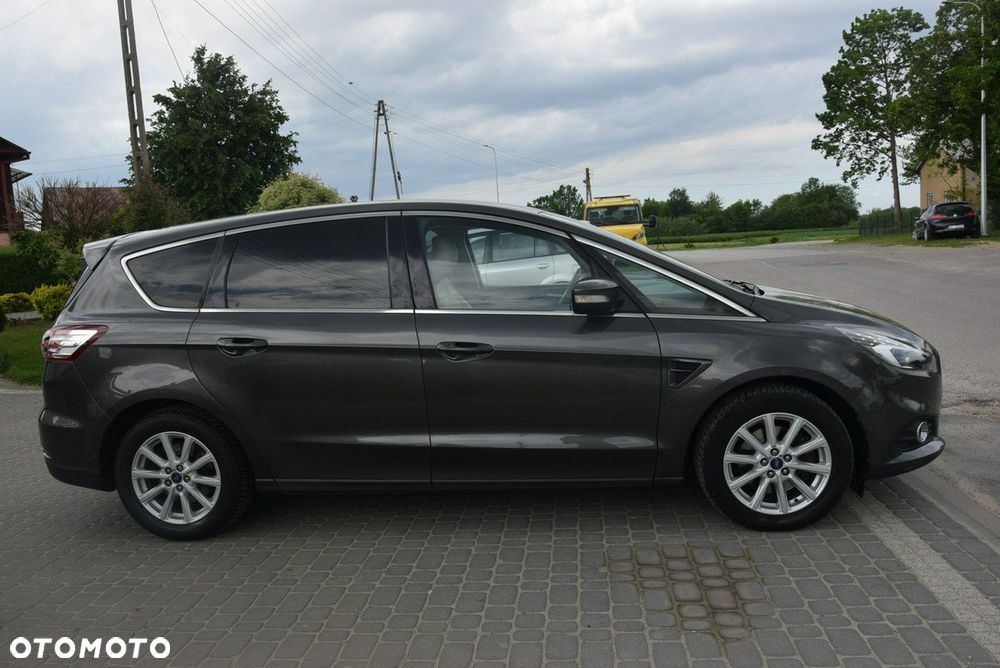 Ford S-Max - 12