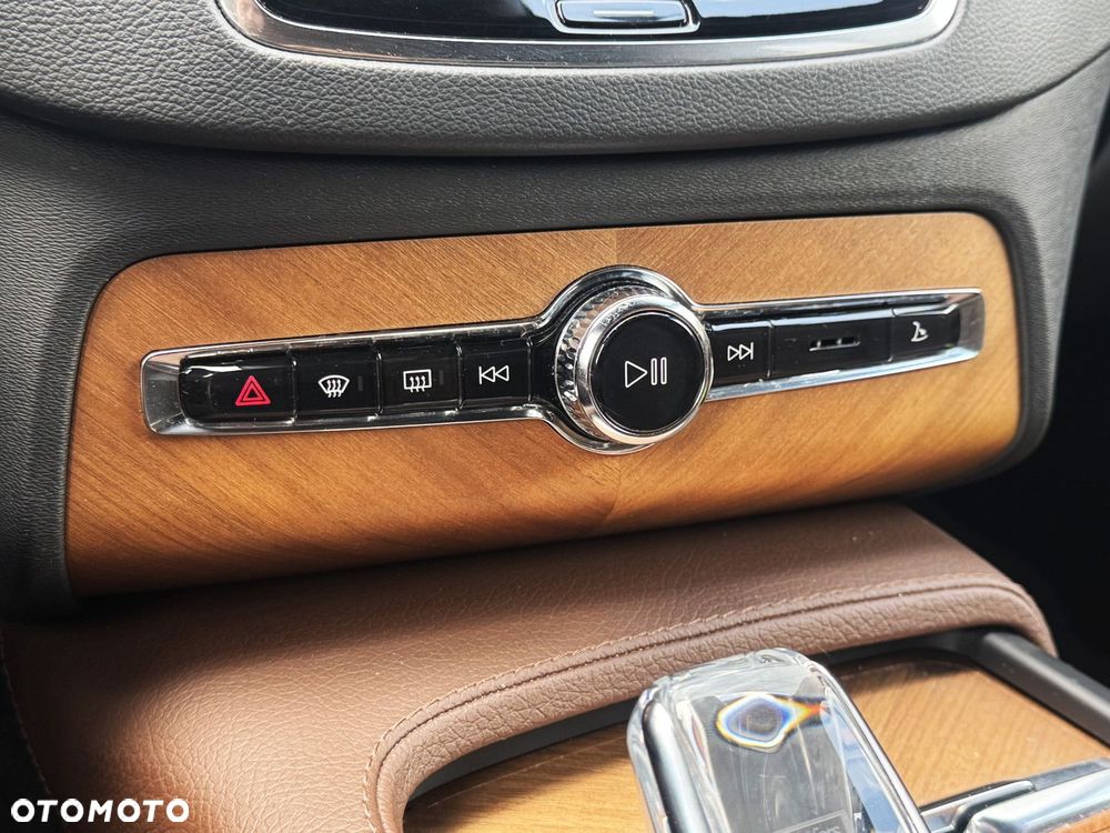Volvo XC 90 - 18