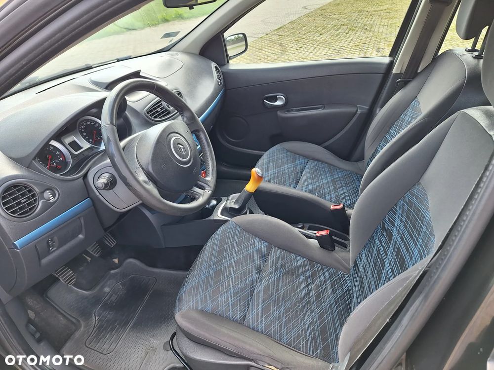Renault Clio - 9