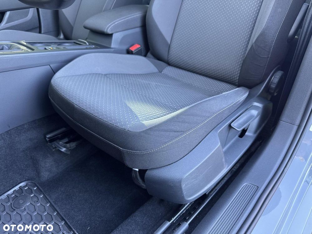 Volkswagen Passat - 13