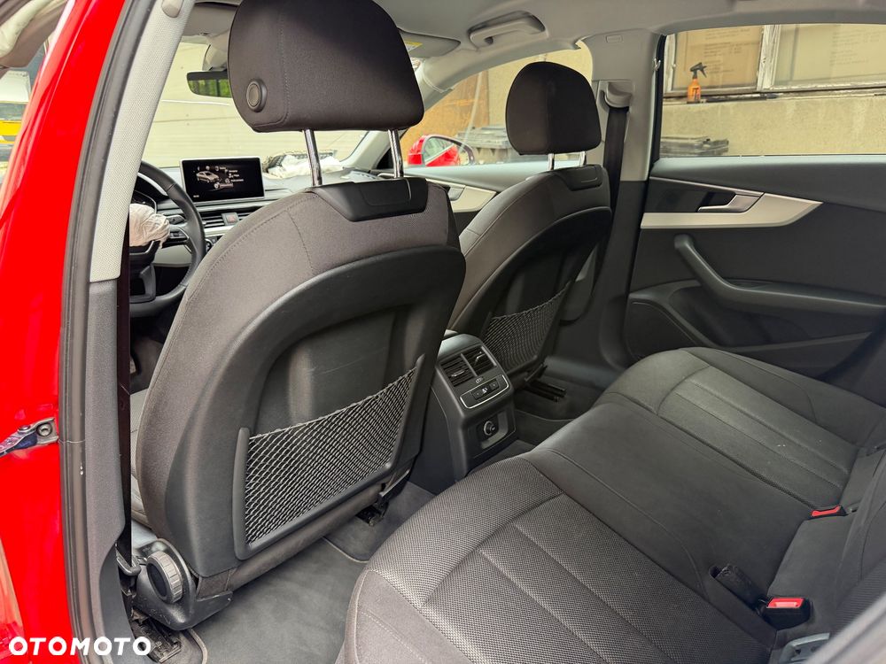 Audi A4 Limousine 35 TFSI mHEV S Line S tronic - 23