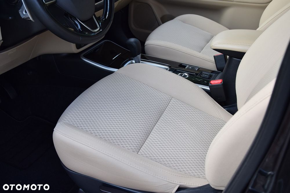 Mitsubishi Outlander - 7