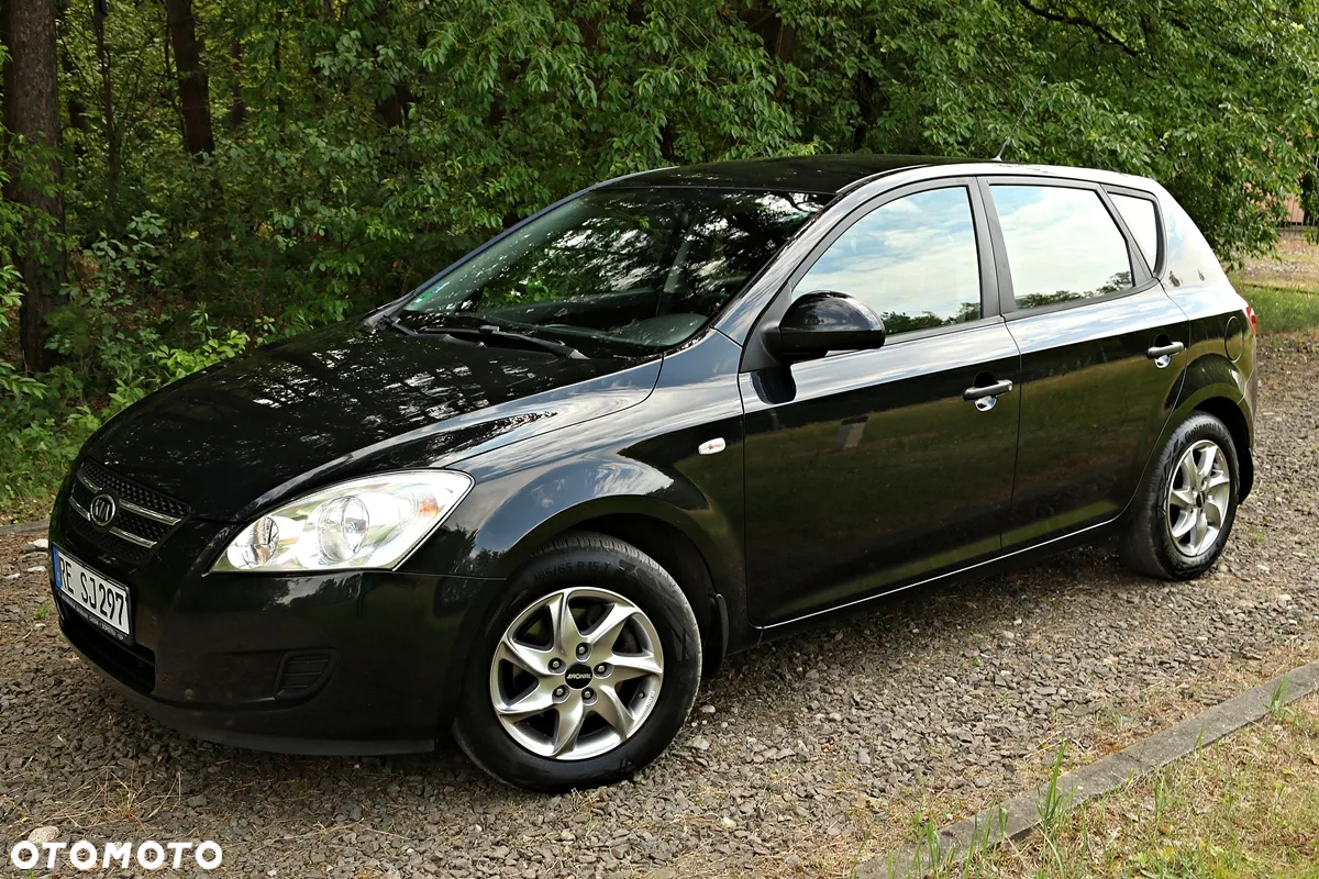 Kia Ceed - 13