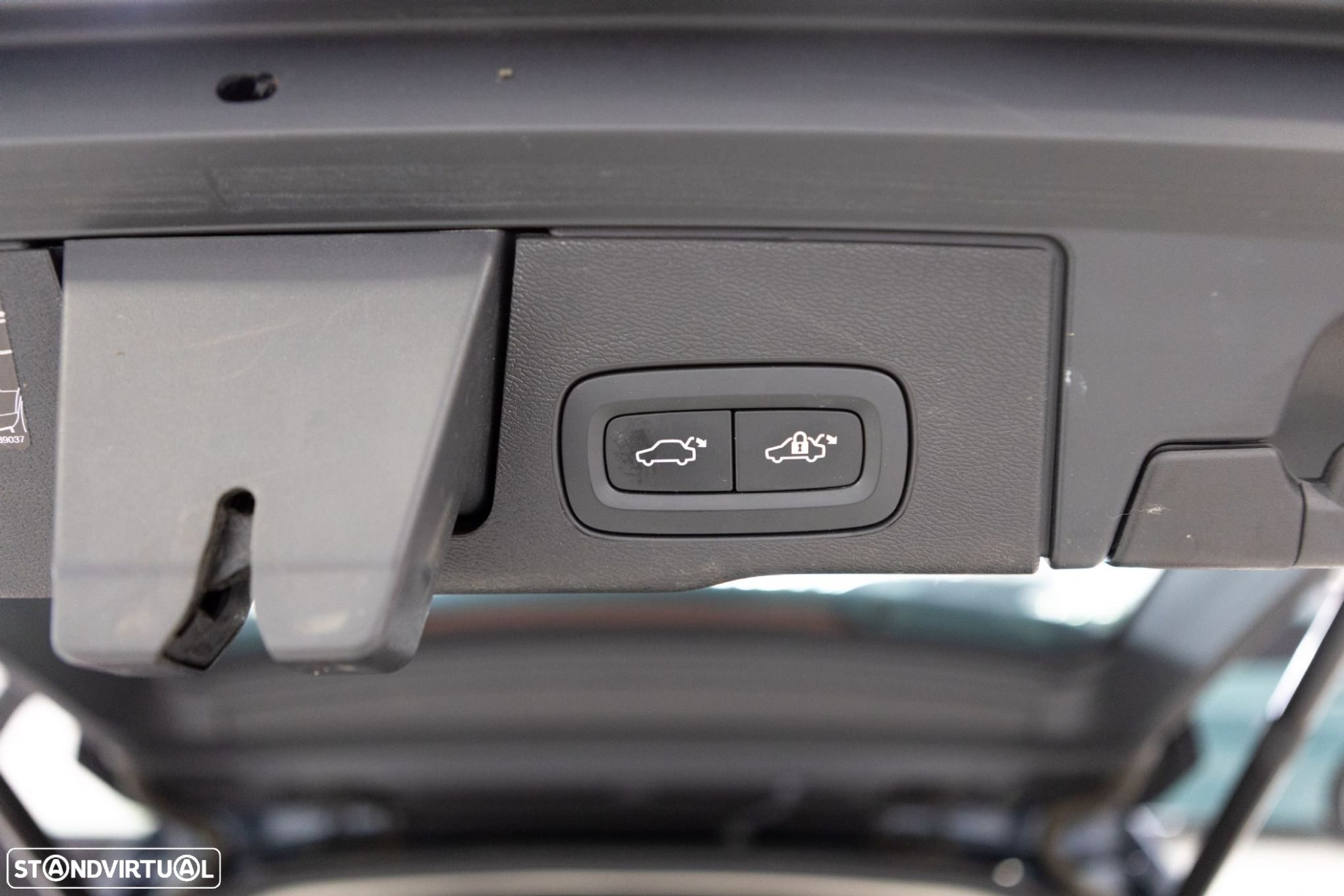 Volvo XC 60 B4 D AWD Geartronic Momentum - 17