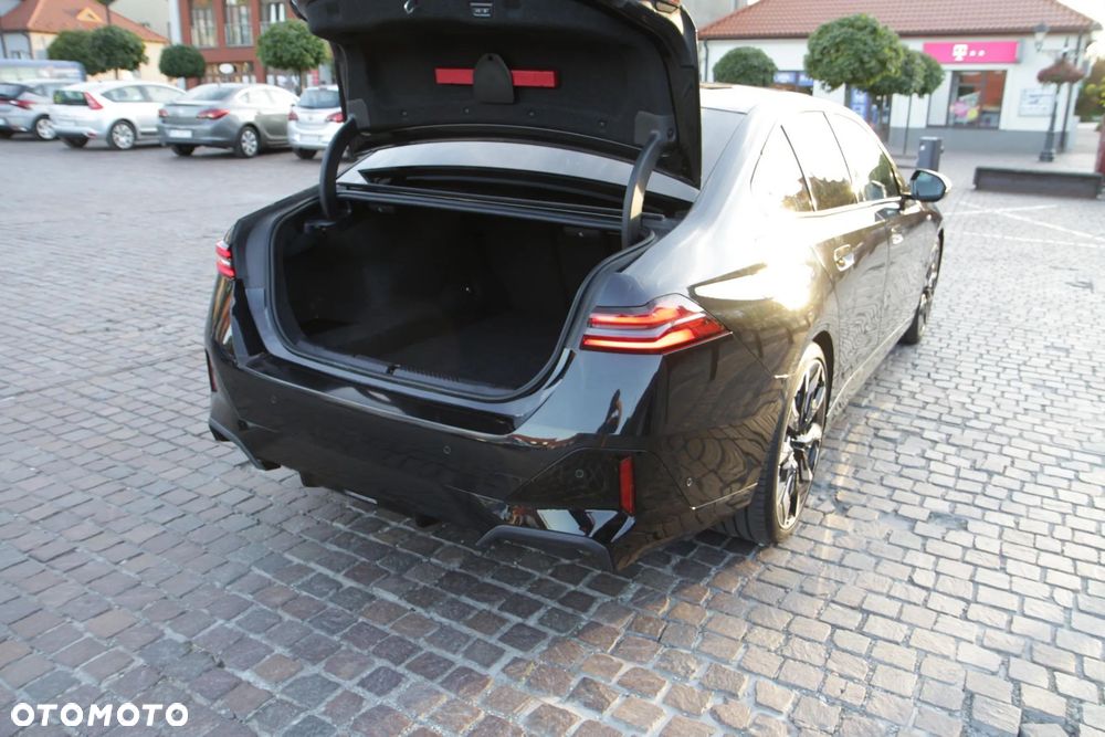 BMW Seria 5 520d mHEV M Sport - 14