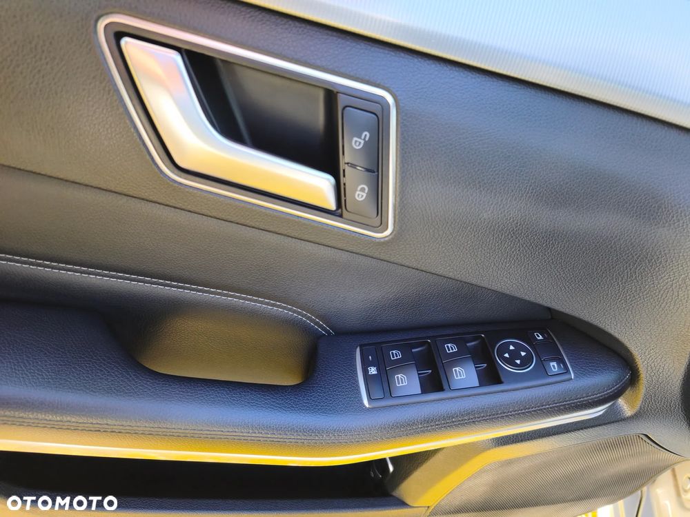 Mercedes-Benz Klasa E 220 CDI DPF BlueEFFICIENCY 7G-TRONIC Elegance - 14