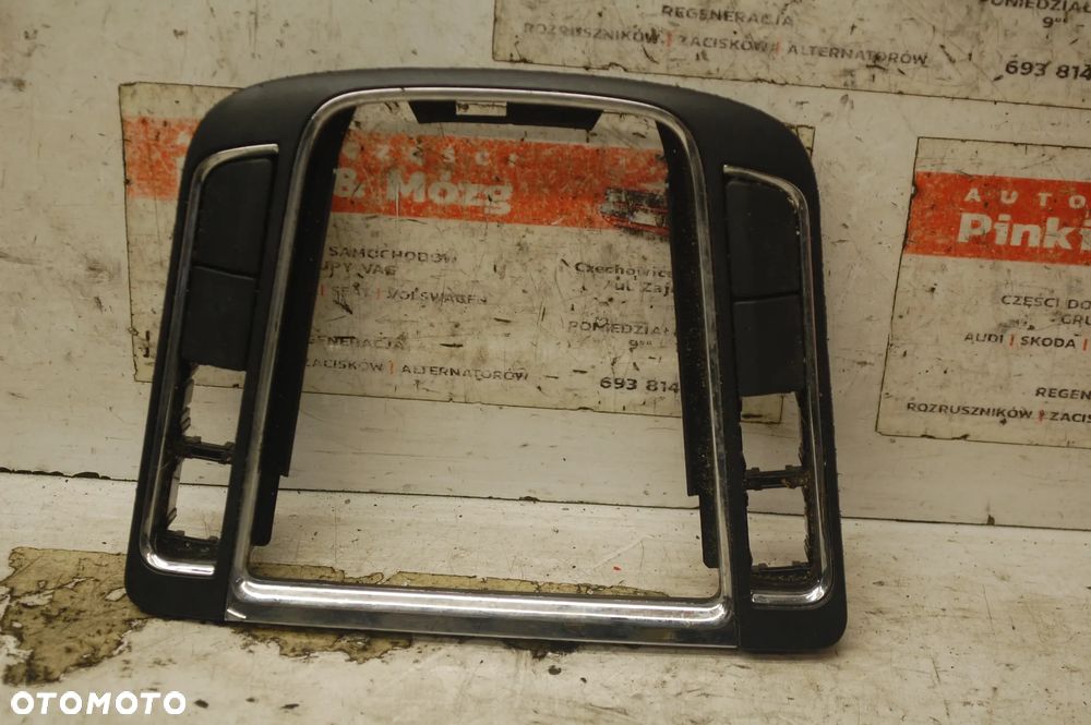 LISTWA RAMKA PANELU ZMIANY BIEGÓW 3T0863212 SKODA SUPERB II - 1