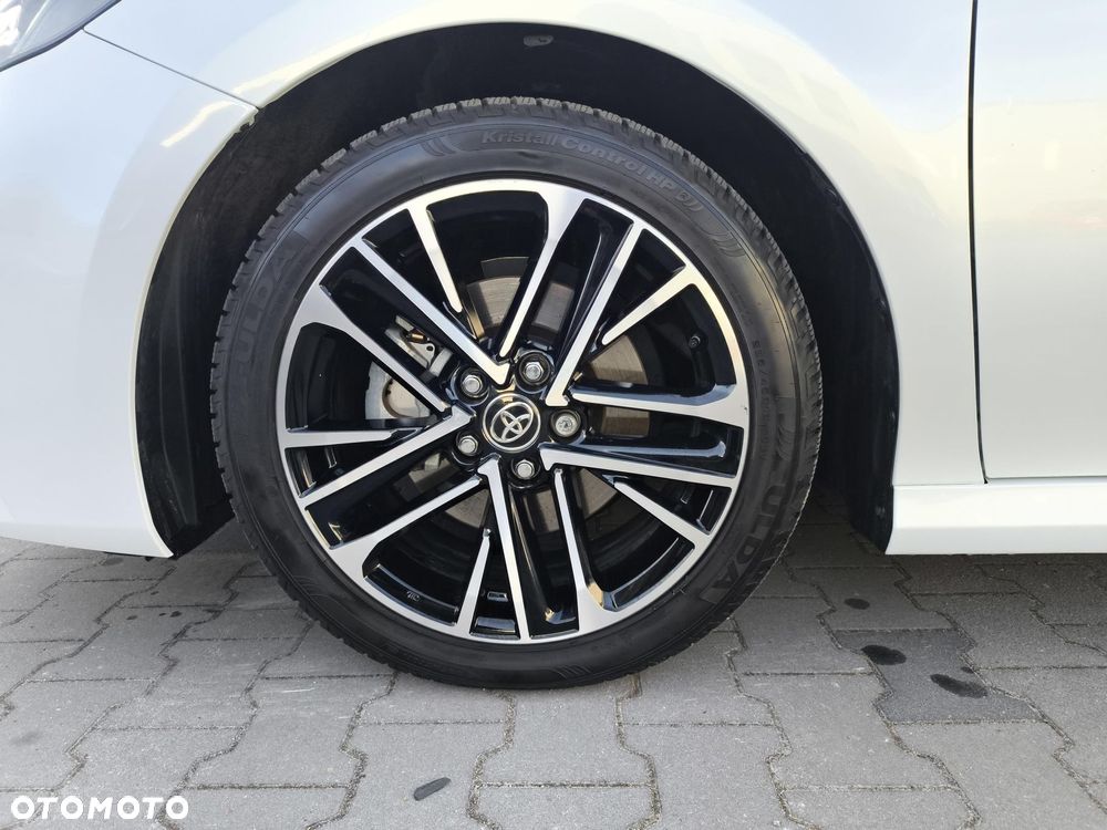 Toyota Camry - 10