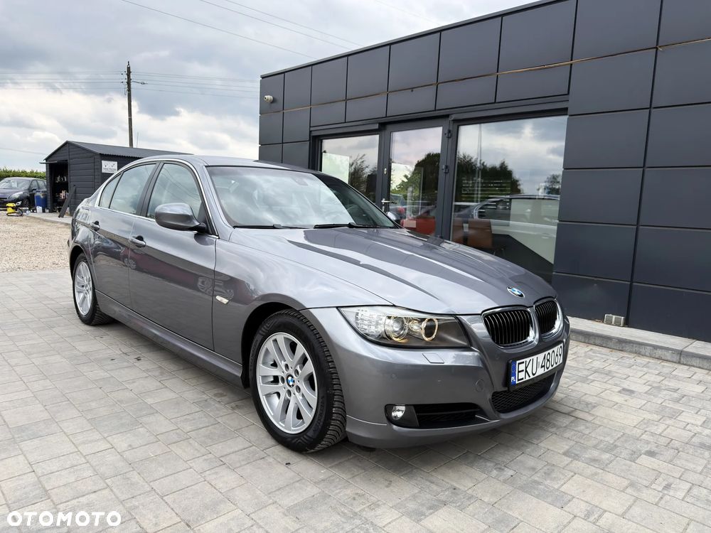 BMW Seria 3 325i Edition Exclusive - 12