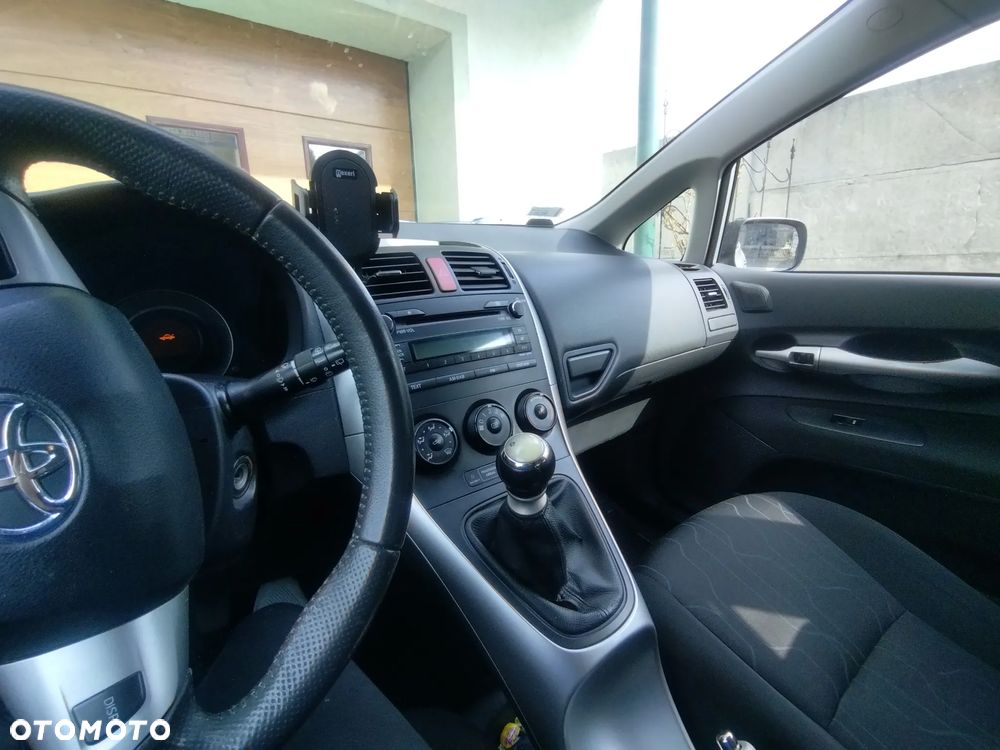 Toyota Auris 1.4 D-4D Terra EU5 - 8