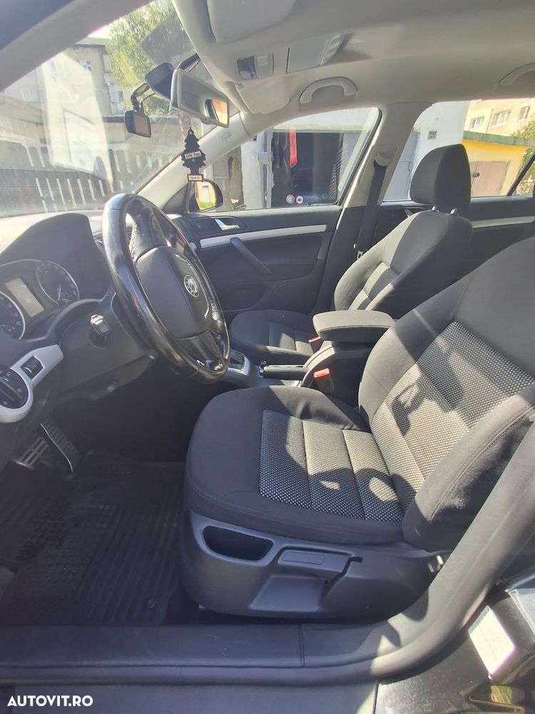 Skoda Octavia Combi 2.0 TDI DPF 4x4 DSG Scout - 8