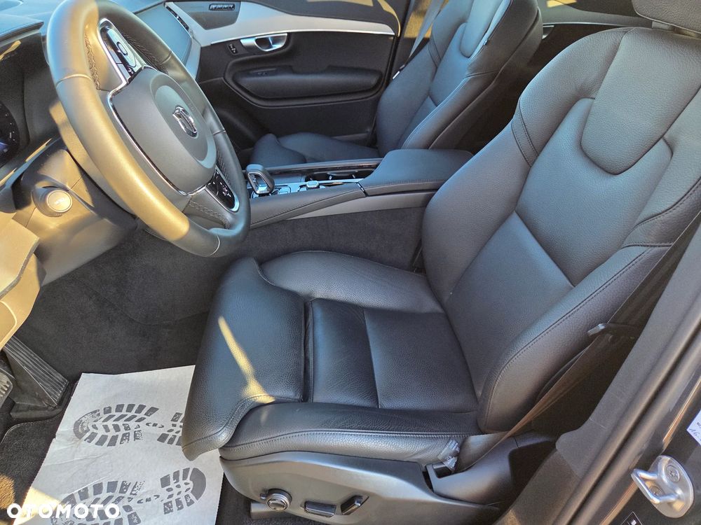 Volvo XC 90 B5 D AWD Plus Bright - 17