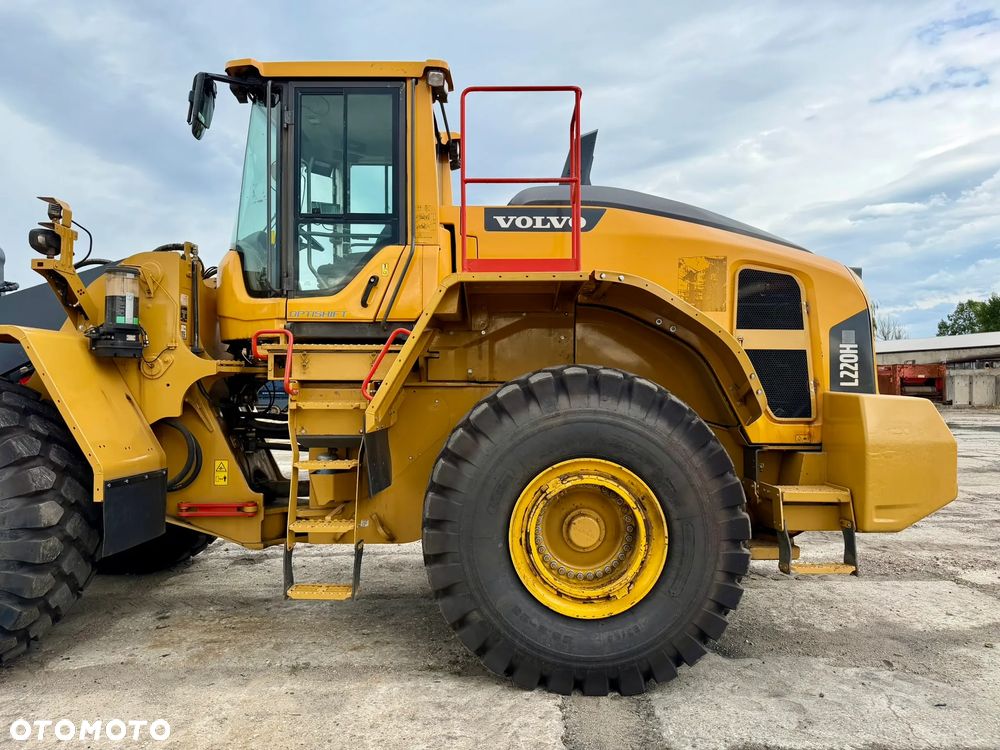 Volvo L220H - 9
