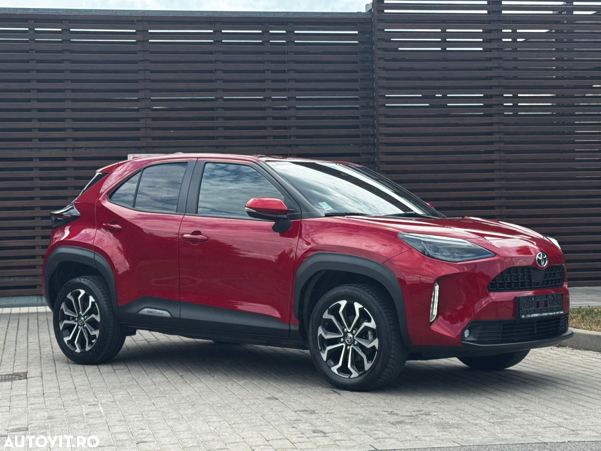 Toyota Yaris Cross 1.5 VVT-i HSD 116 4x4 HEV Dynamic - 5