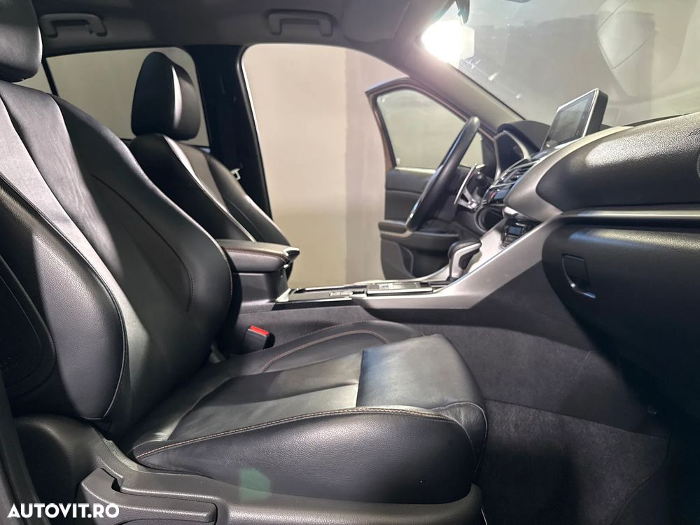 Mitsubishi Eclipse-Cross - 12