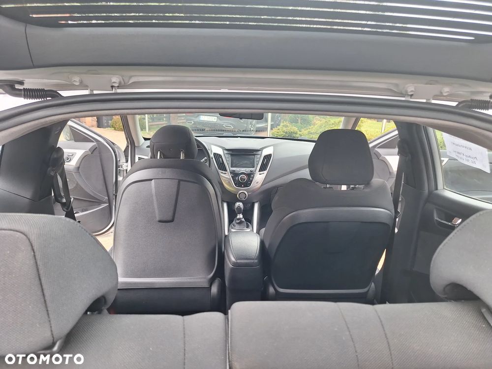 Hyundai Veloster 1.6 GDI Comfort - 12