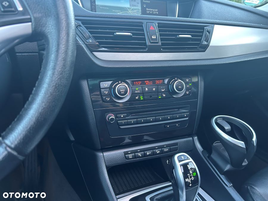 BMW X1 xDrive20d Sport Line - 24