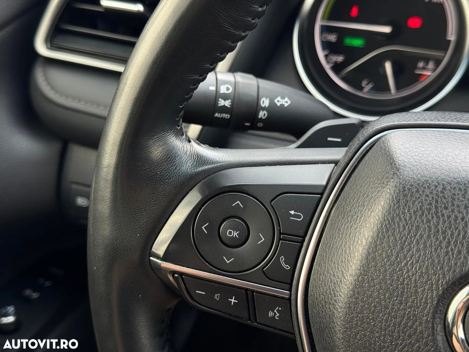 Toyota Camry 2.5 Hybrid Exclusive - 30