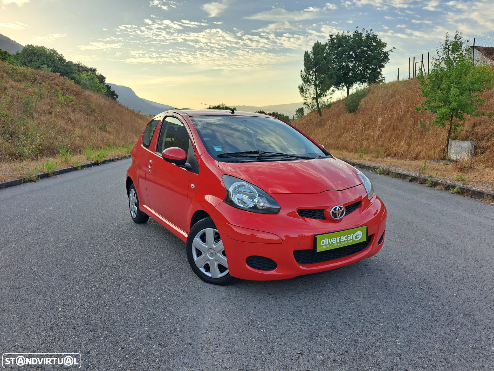Toyota Aygo 1.0 Plus - 2