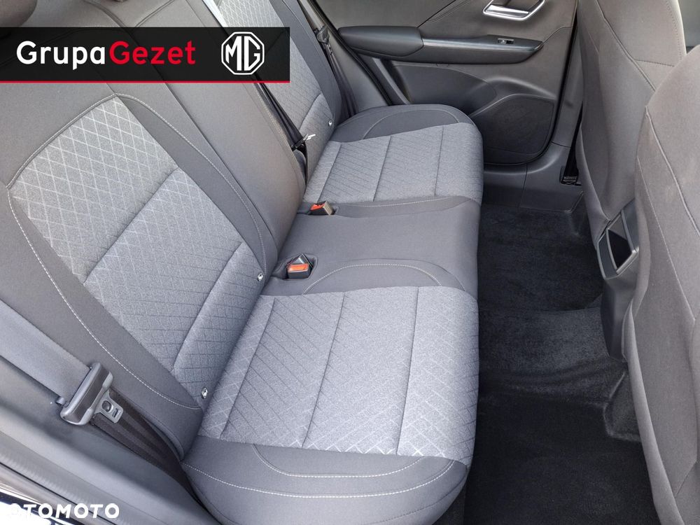 MG ZS - 16