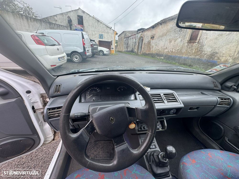 Renault Clio - 6