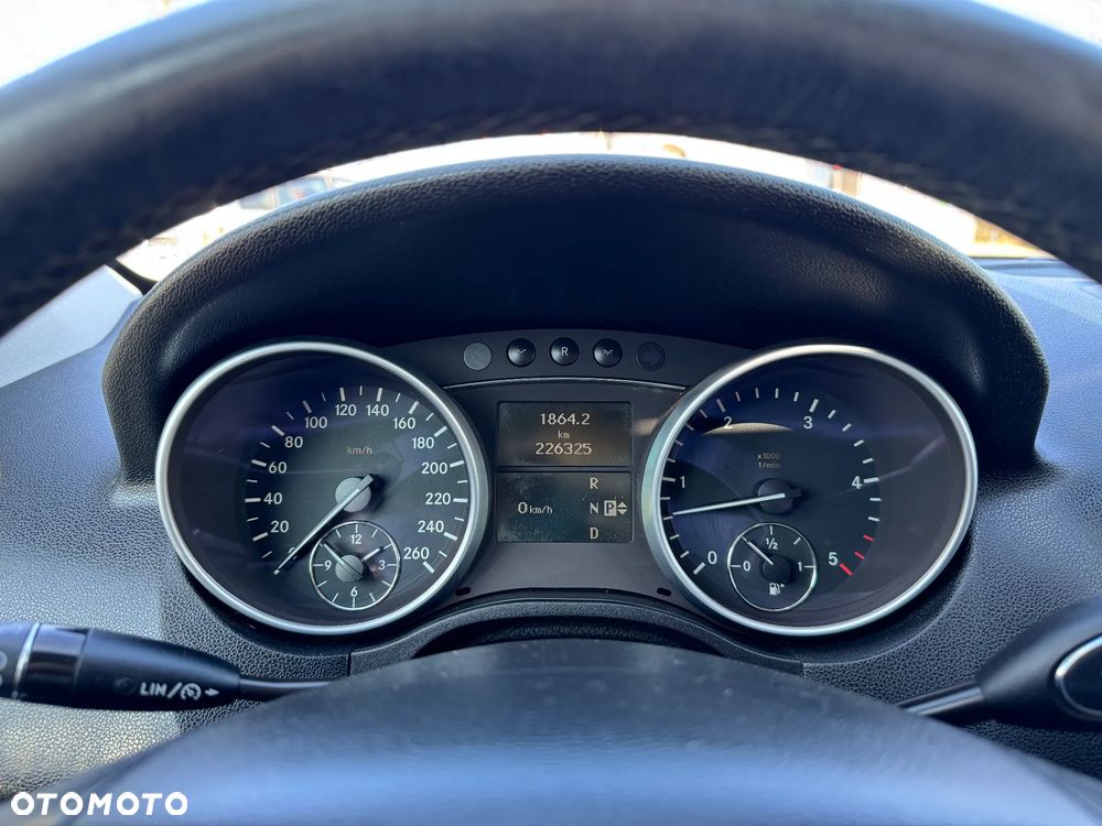 Mercedes-Benz ML 420 CDI 4Matic 7G-TRONIC DPF Edition 10 - 22