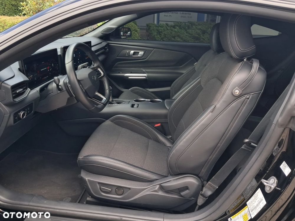 Ford Mustang - 17