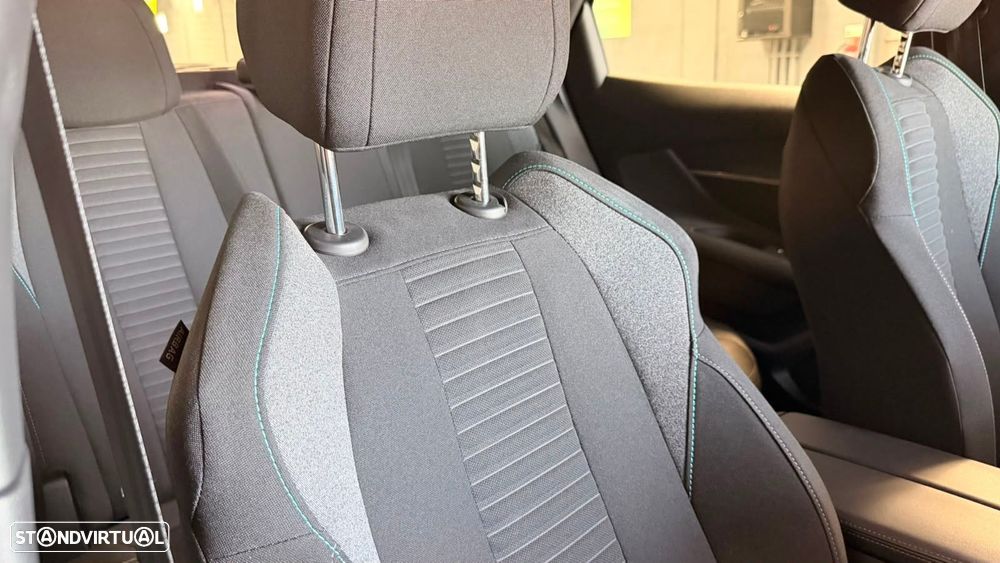 Peugeot 3008 1.6 Hybrid Active Pack e-EAT8 - 29