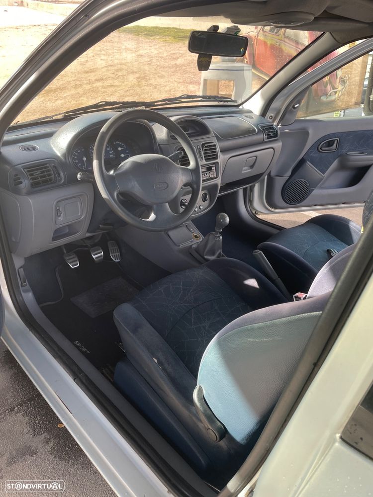 Renault Clio 1.6 Si - 4