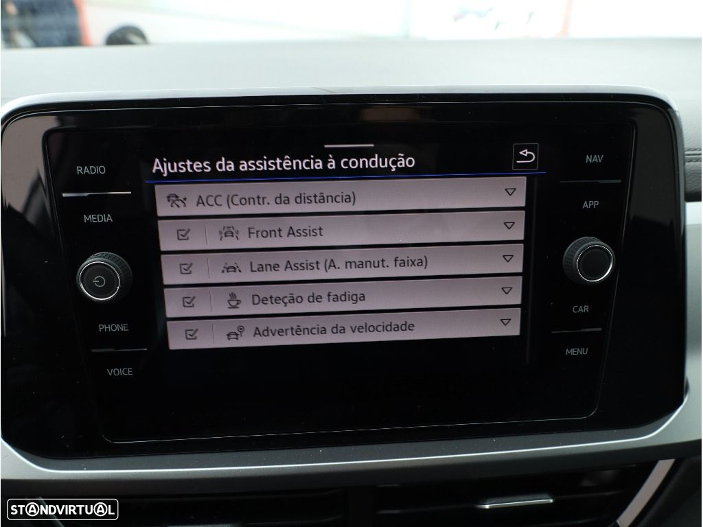 VW T-Roc 1.5 TSI Urban DSG - 32