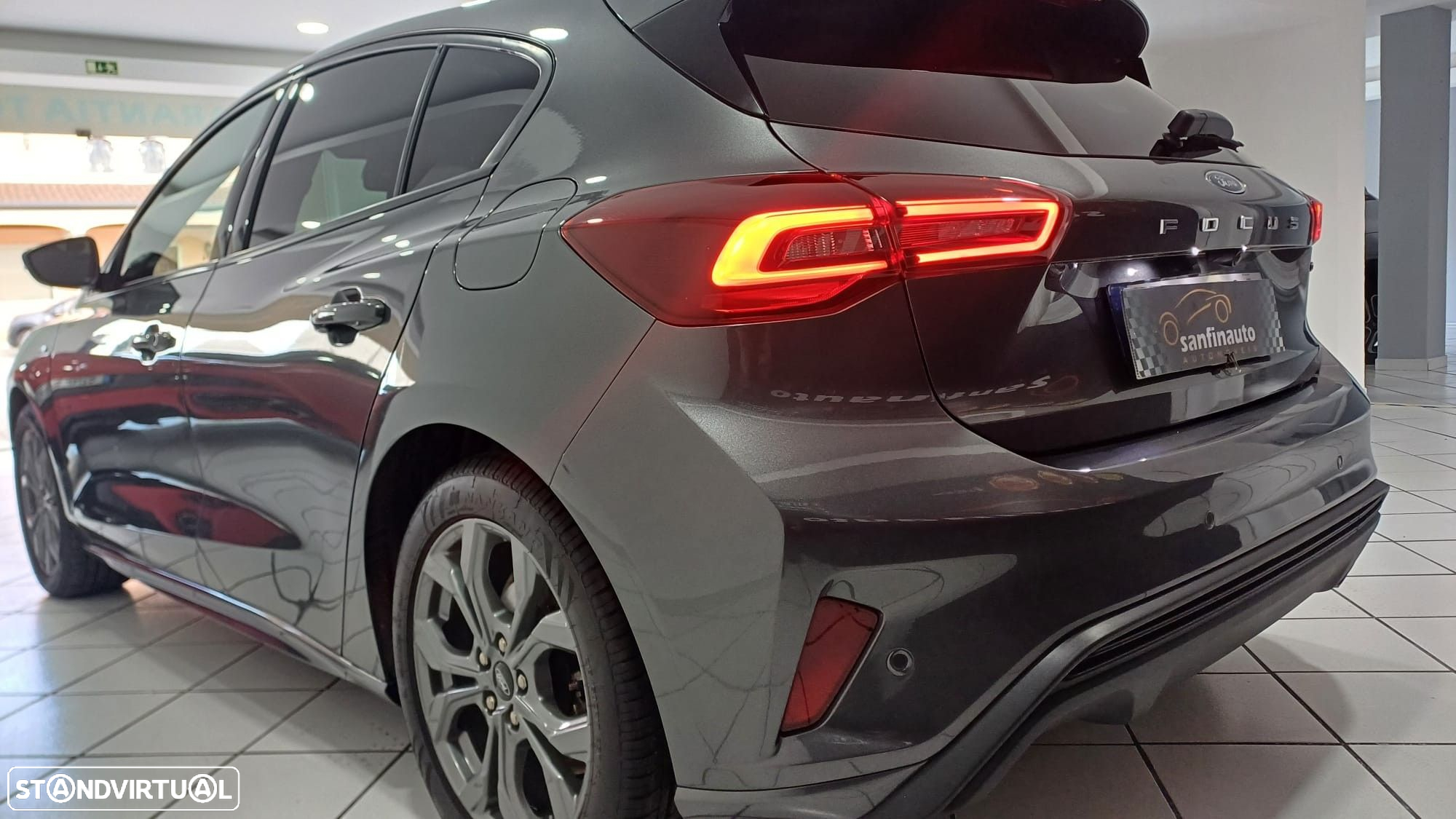Ford Focus 1.0 EcoBoost MHEV Connected Design - 9