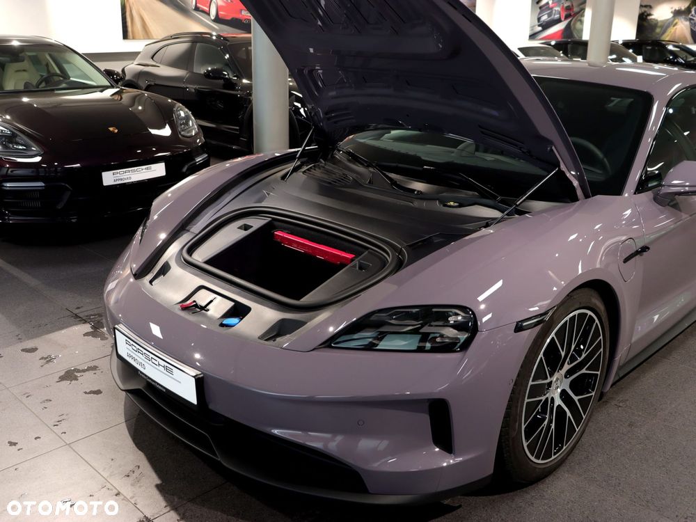Porsche Taycan - 36
