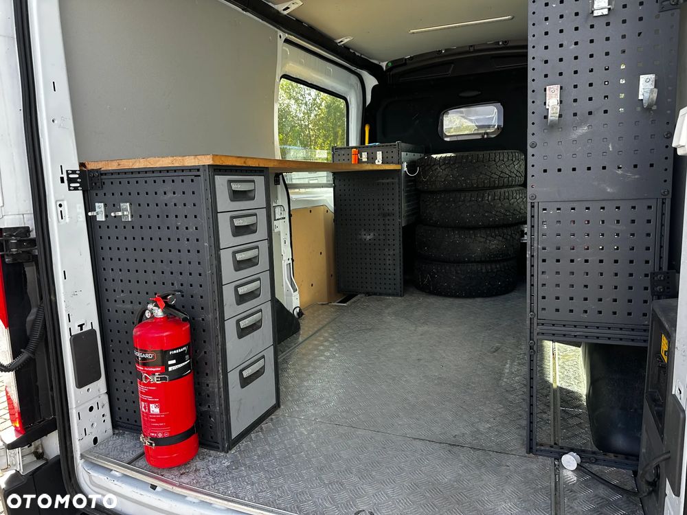 Ford Transit - 10
