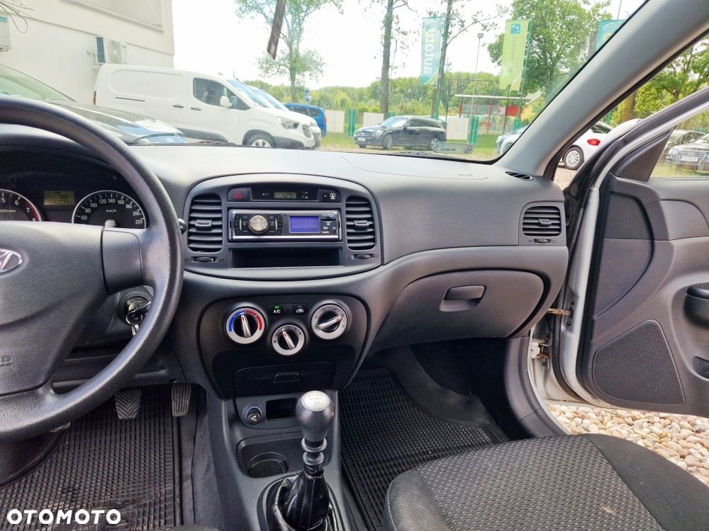 Hyundai Accent 1.6 Style A/C - 13