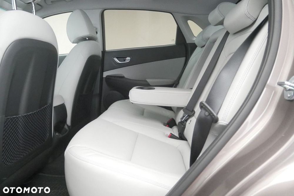 Hyundai Kona 64kWh Executive - 15
