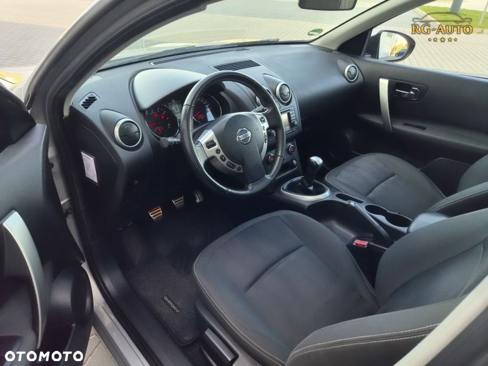 Nissan Qashqai+2 - 23