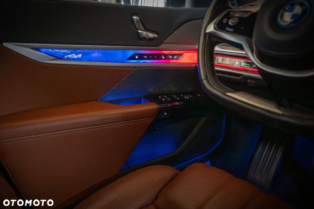 BMW Seria 7 750e xDrive - 31