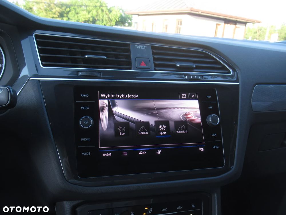 Volkswagen Tiguan 2.0 TSI 4Mot Life DSG - 32